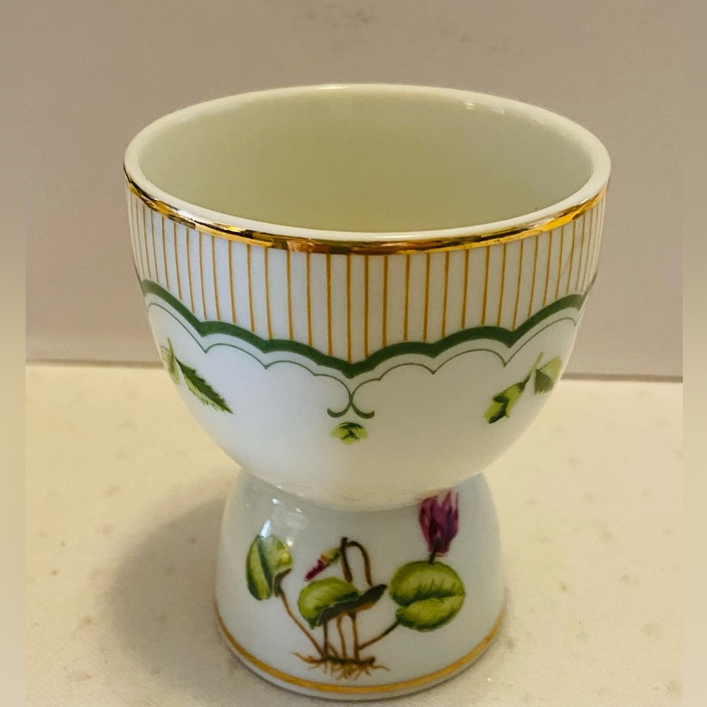 Georges Briard Victorian Garden Egg Cup. Excellent Condition